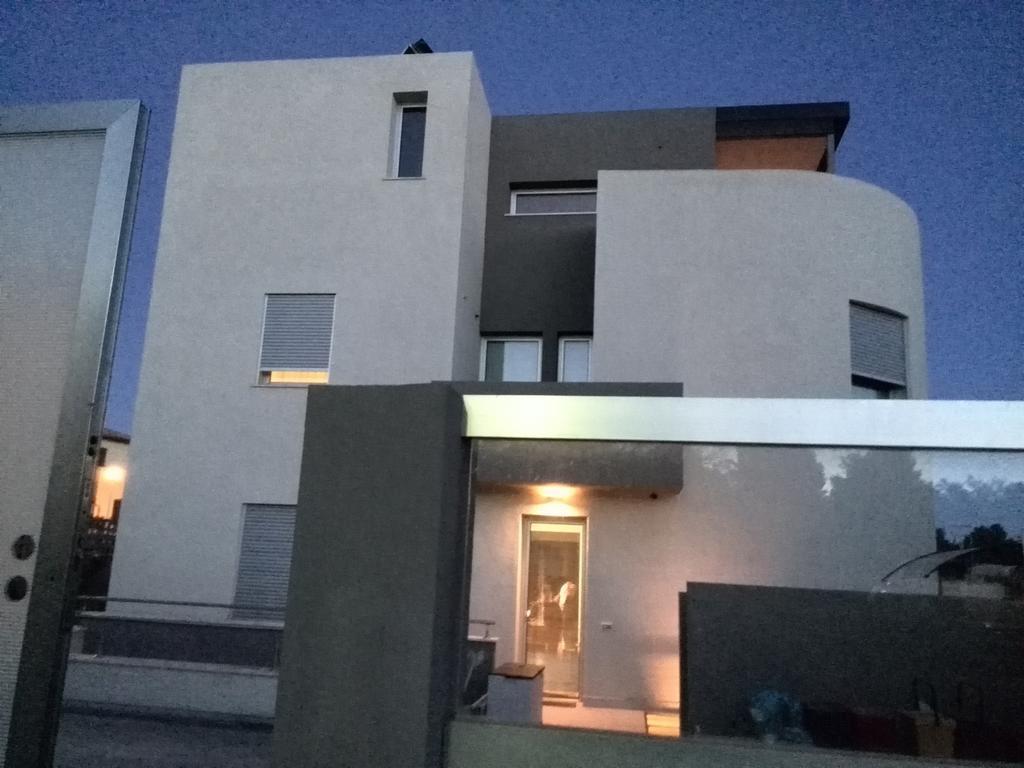 Bed and Breakfast Art House Quartu - Margine Rosso Quartu SantʼElena Pokoj fotografie