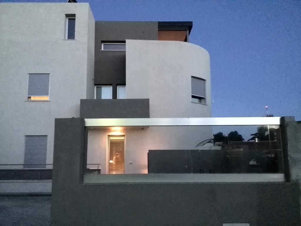 Bed and Breakfast Art House Quartu - Margine Rosso Quartu SantʼElena Exteriér fotografie