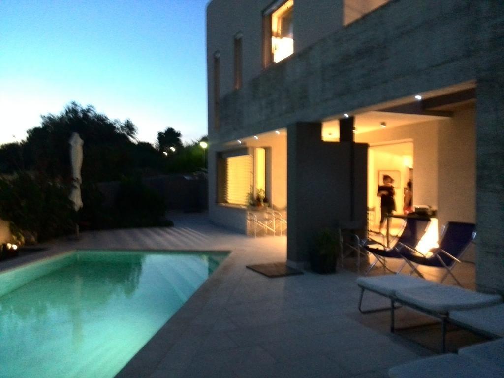 Bed and Breakfast Art House Quartu - Margine Rosso Quartu SantʼElena Pokoj fotografie