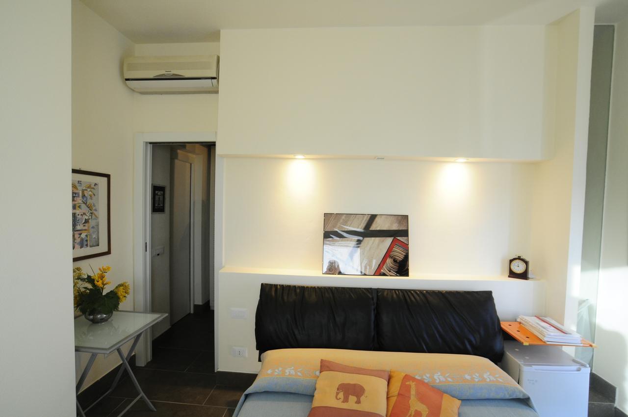 Bed and Breakfast Art House Quartu - Margine Rosso Quartu SantʼElena Exteriér fotografie