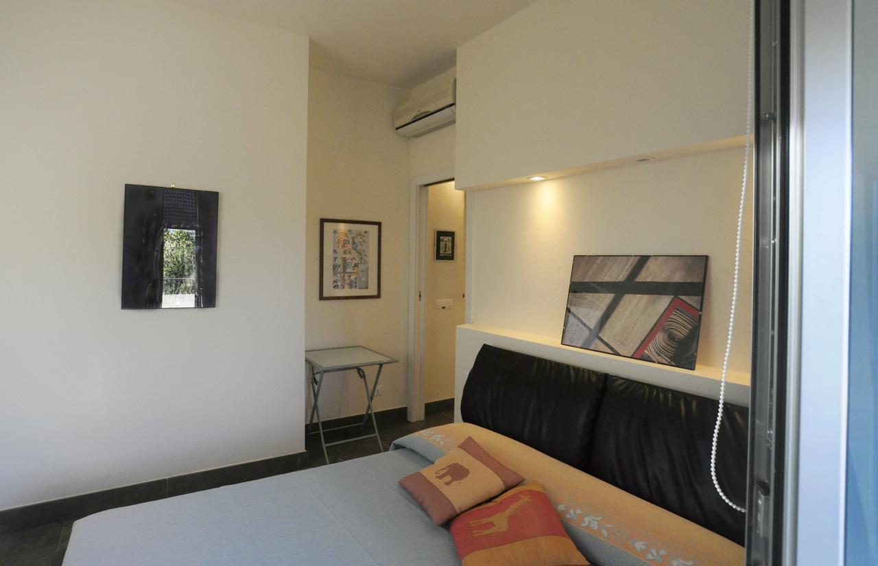 Bed and Breakfast Art House Quartu - Margine Rosso Quartu SantʼElena Exteriér fotografie