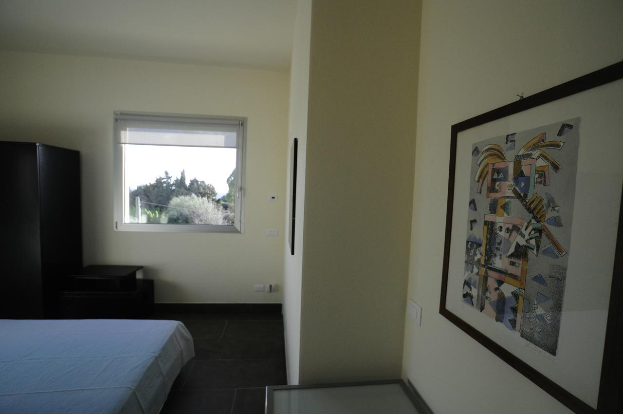 Bed and Breakfast Art House Quartu - Margine Rosso Quartu SantʼElena Exteriér fotografie